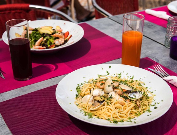 The Clubhouse - Mato Serrão, Carvoeiro